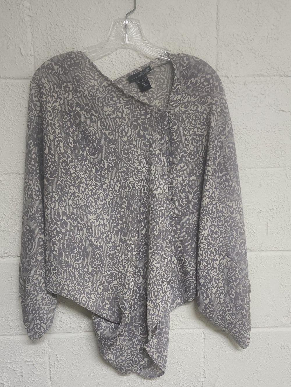 Willi Smith Gray Paisley Open-Front Shrug